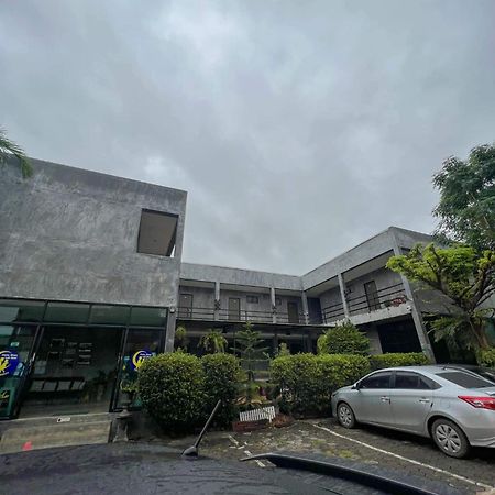 Come Moon Loft Hotel Phrae Zewnętrze zdjęcie