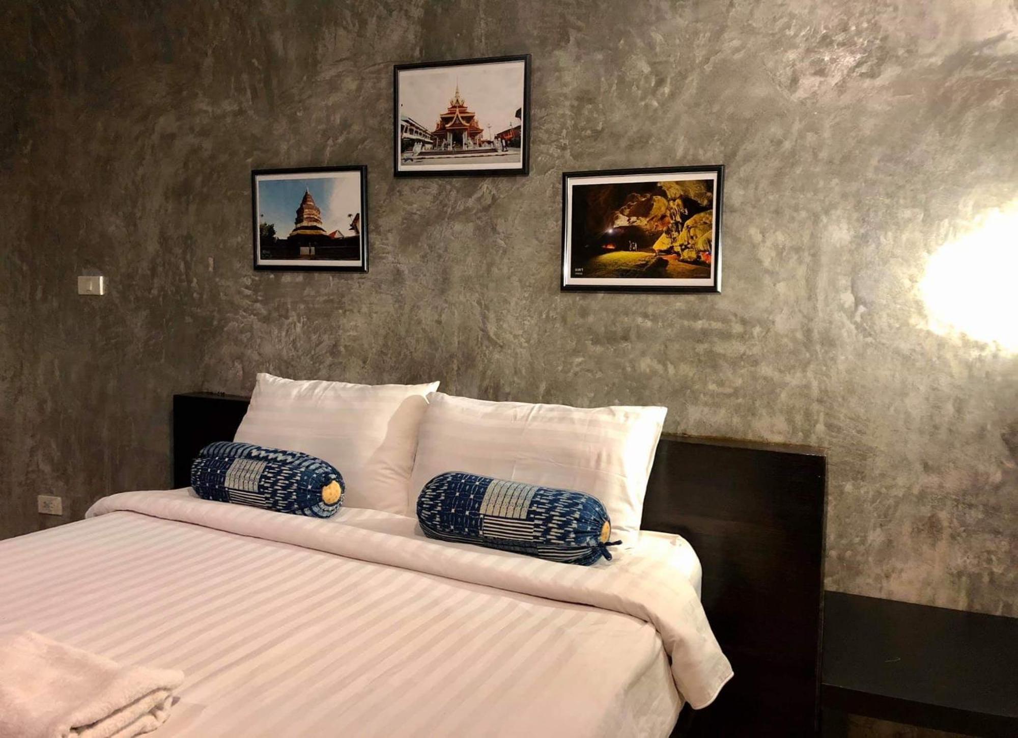 Come Moon Loft Hotel Phrae Zewnętrze zdjęcie