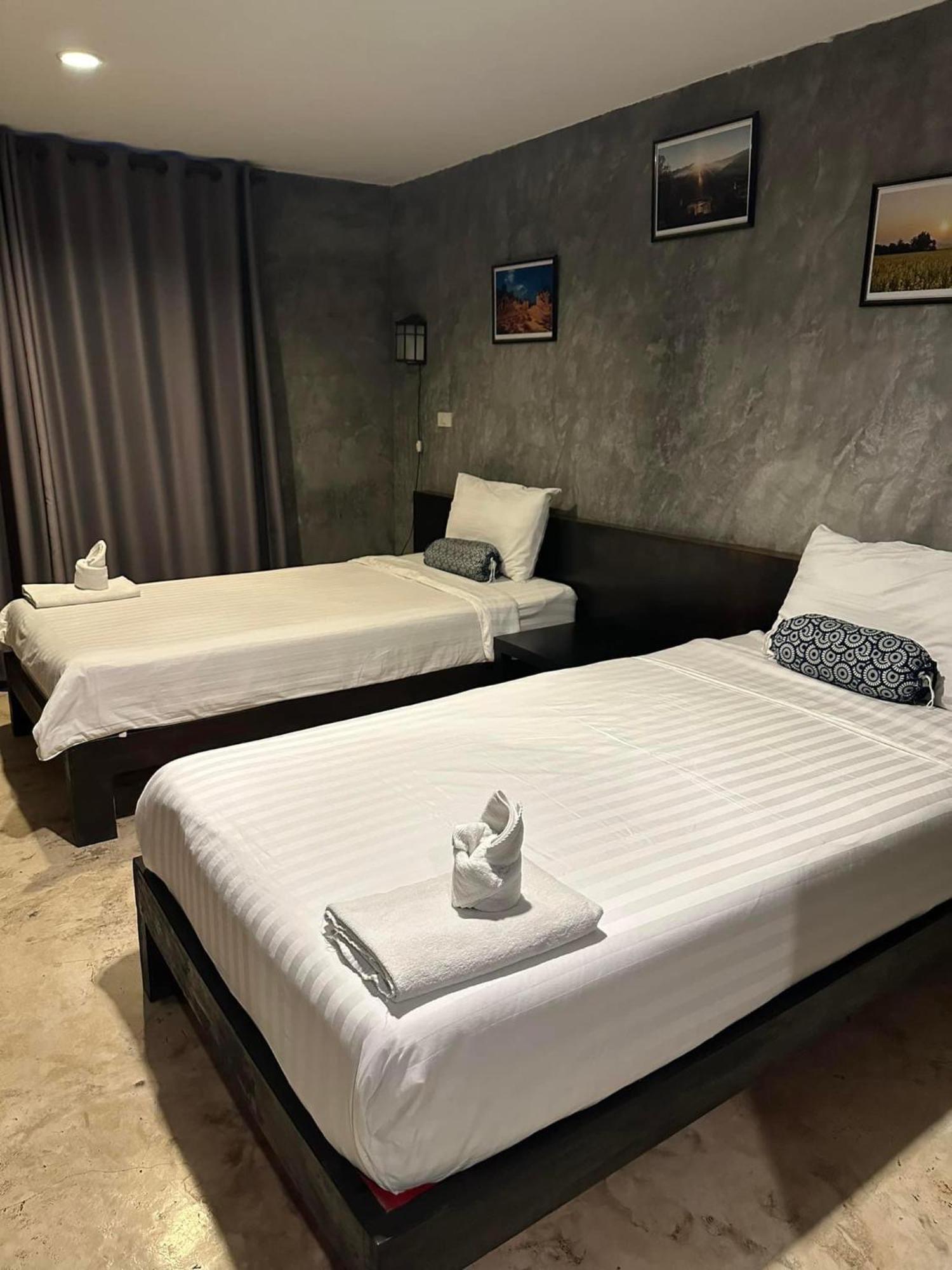 Come Moon Loft Hotel Phrae Zewnętrze zdjęcie