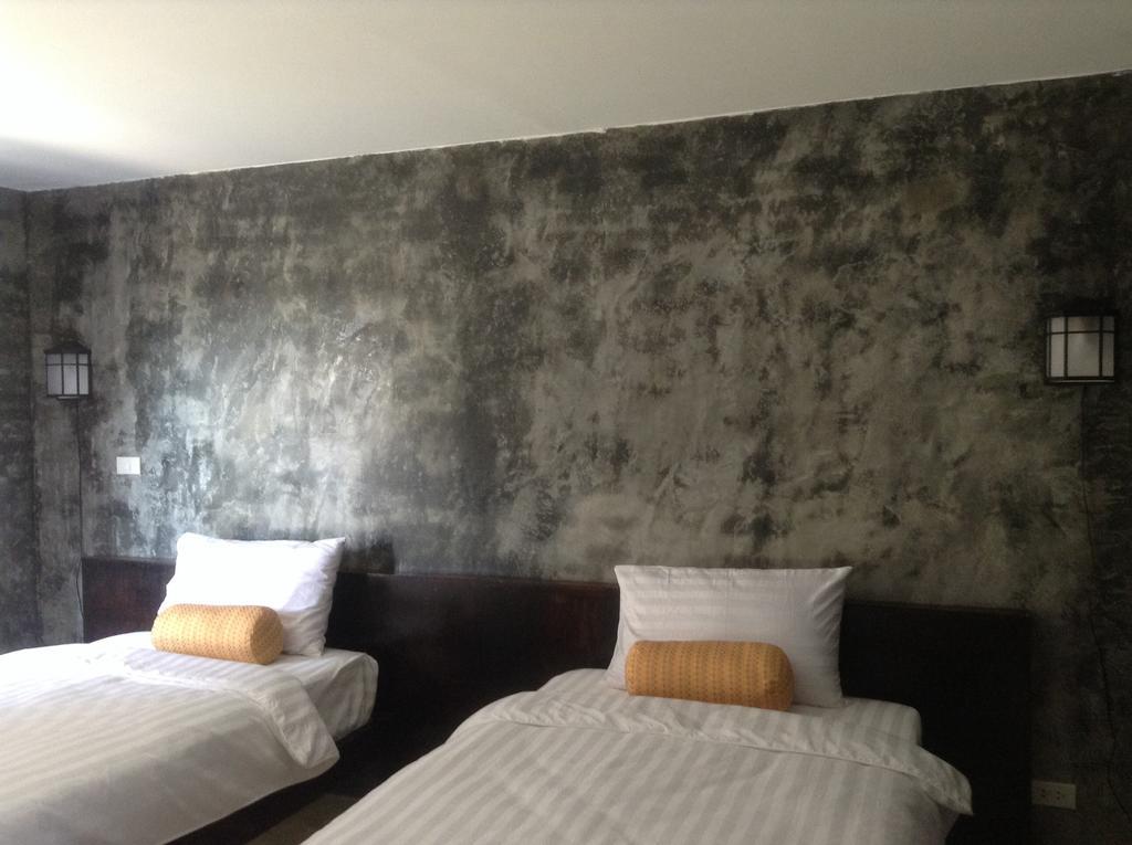 Come Moon Loft Hotel Phrae Zewnętrze zdjęcie