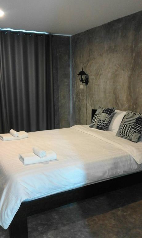 Come Moon Loft Hotel Phrae Zewnętrze zdjęcie