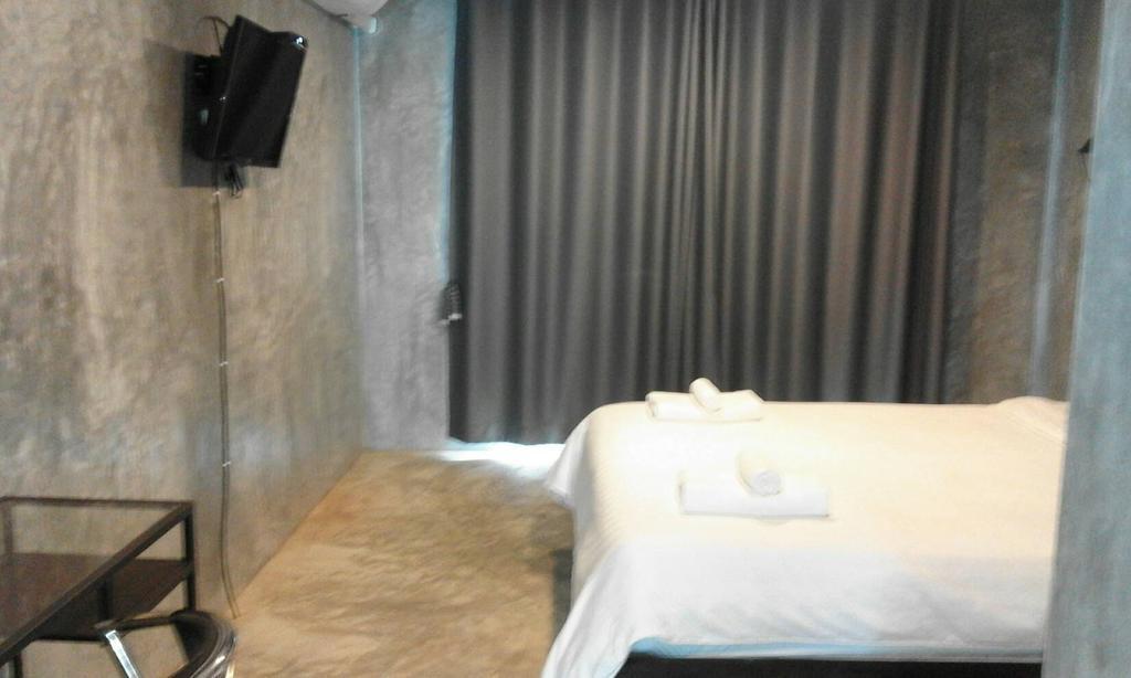 Come Moon Loft Hotel Phrae Zewnętrze zdjęcie