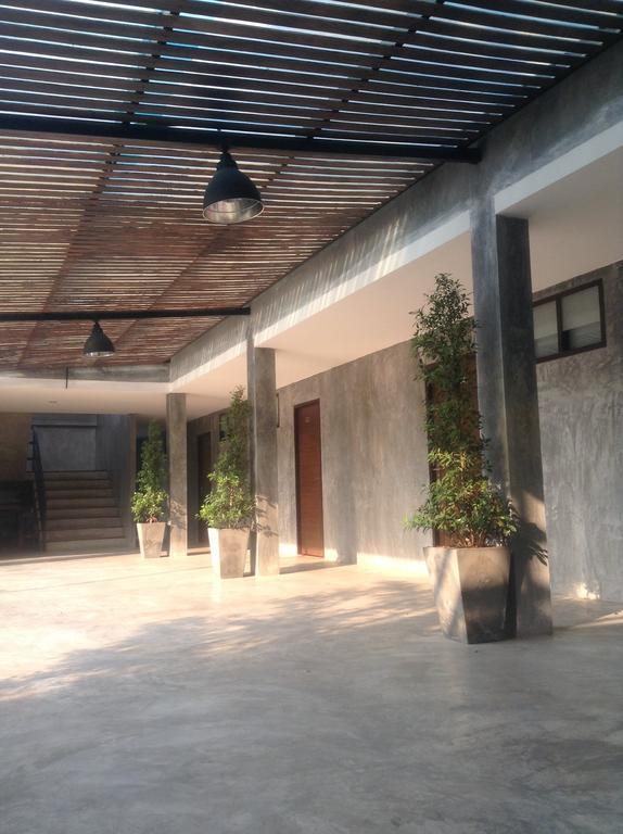 Come Moon Loft Hotel Phrae Zewnętrze zdjęcie