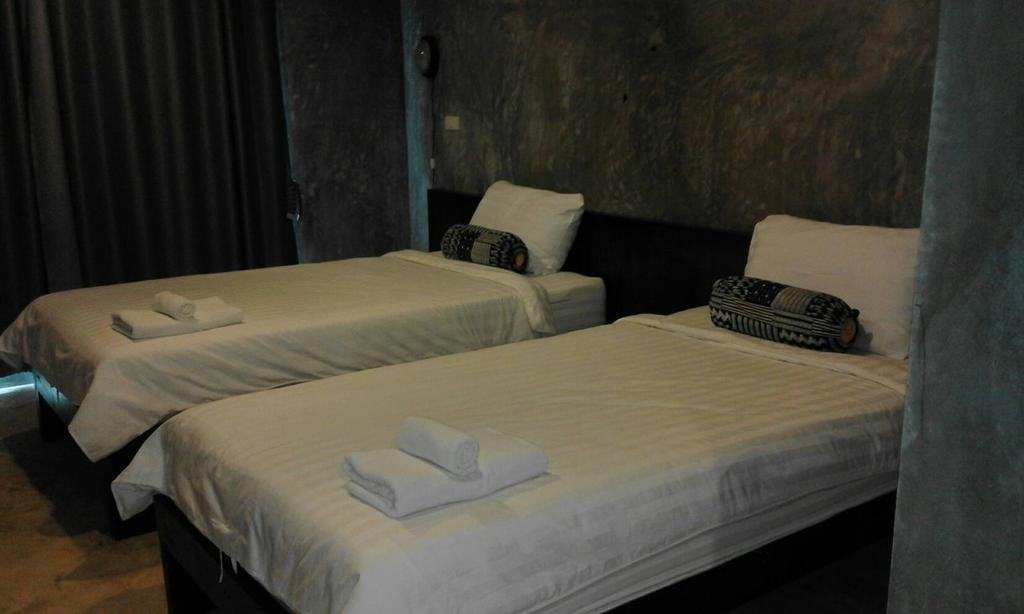 Come Moon Loft Hotel Phrae Zewnętrze zdjęcie