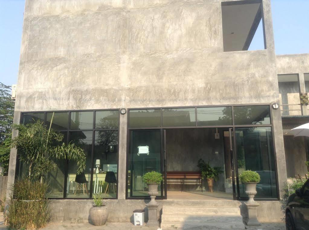 Come Moon Loft Hotel Phrae Zewnętrze zdjęcie