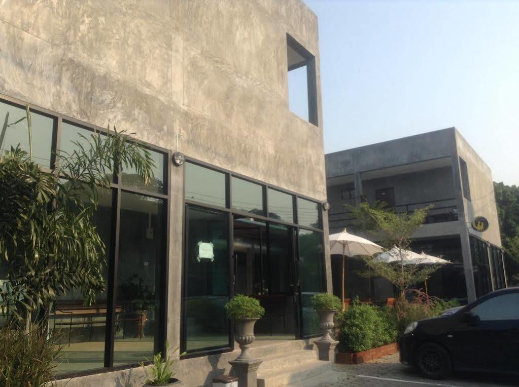 Come Moon Loft Hotel Phrae Zewnętrze zdjęcie