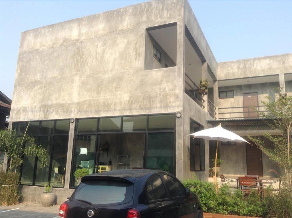 Come Moon Loft Hotel Phrae Zewnętrze zdjęcie