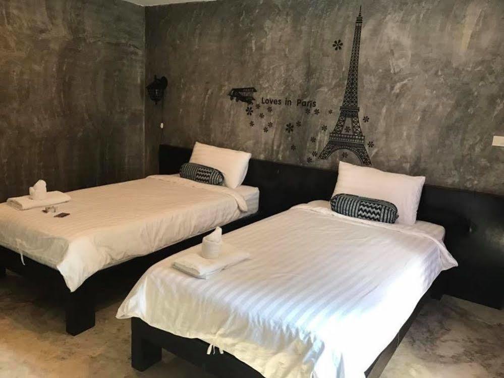 Come Moon Loft Hotel Phrae Zewnętrze zdjęcie